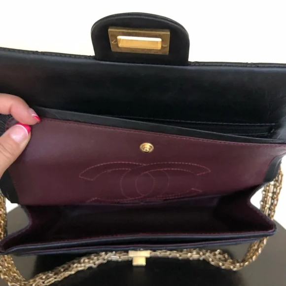 Classic and iconic Chanel reissue 2.55 in black calf leather. Like new condition - Picture 6 of 11